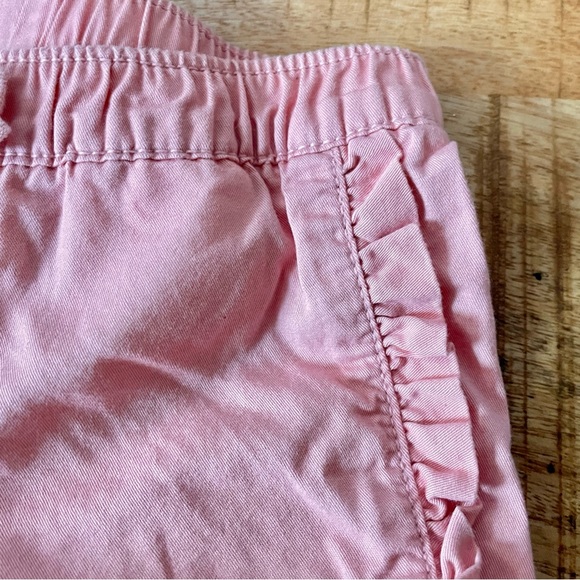 18/24 baby girl Old Navy shorts with ruffles - Picture 3 of 5
